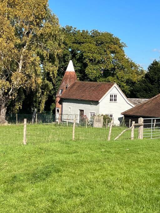 Beautiful 2 Bed Oast - 15 Acre Farm - Tunbridge Wells Villa Kültér fotó