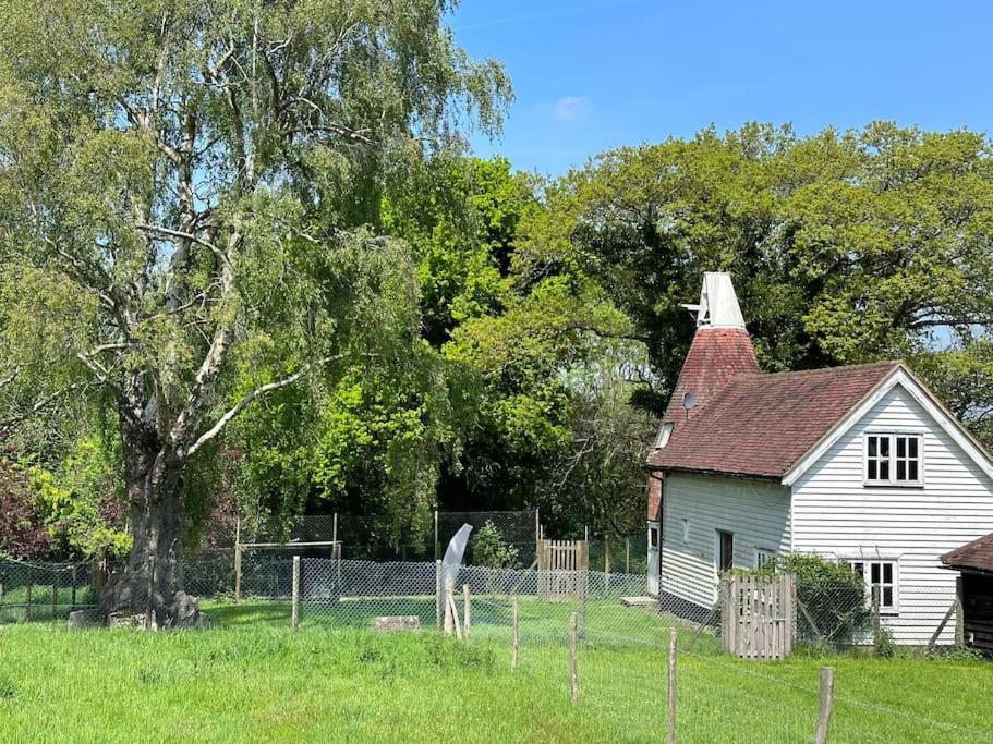 Beautiful 2 Bed Oast - 15 Acre Farm - Tunbridge Wells Villa Kültér fotó